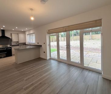 4 bedroom detached house to rent - Photo 6