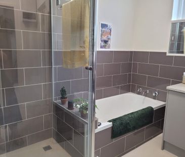 Renovated One Bedroom - Photo 3