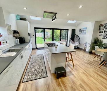 3 bedroom semi-detached house to rent - Photo 4