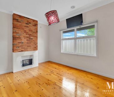 Spacious Family Home in a Prime Location - Photo 2