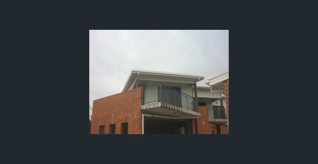 Neat and tidy Unit - Photo 1