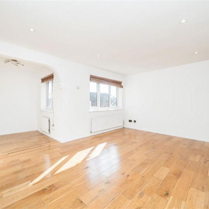 3 bedroom flat to rent - Photo 1