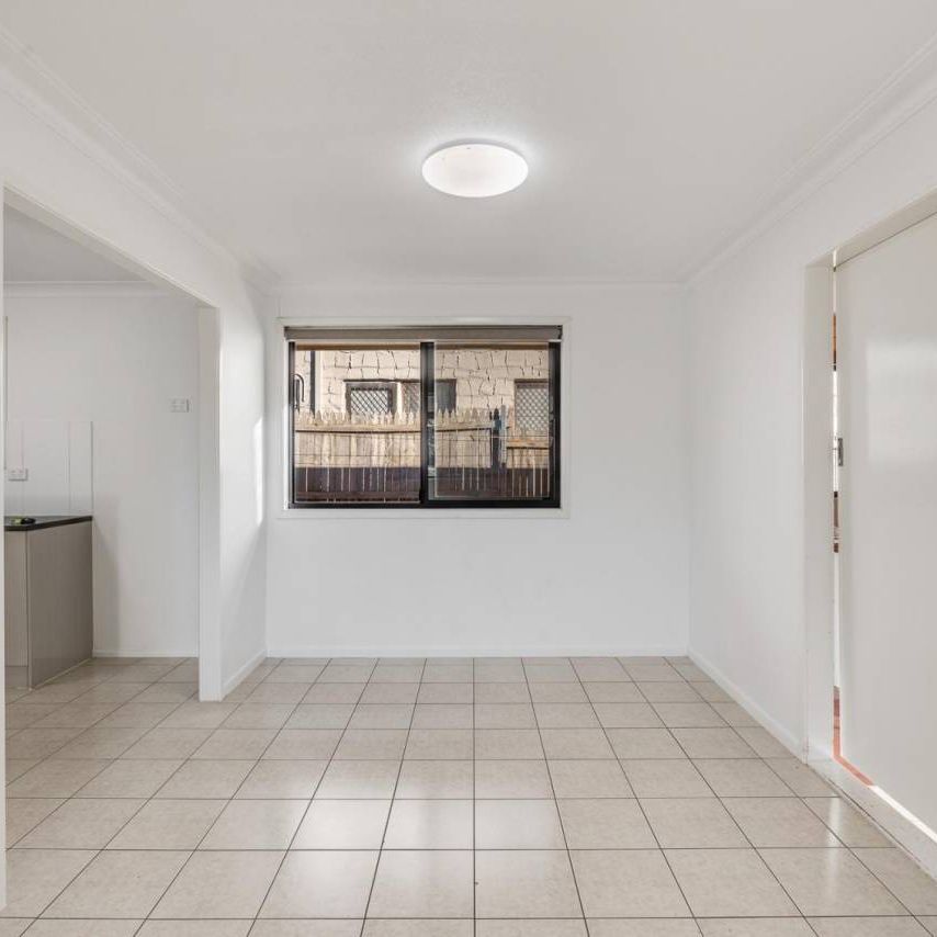 Neat & Tidy Home - Minutes from the CBD - Photo 1