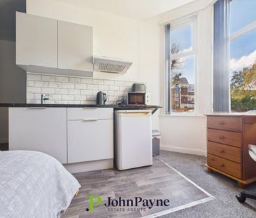 Studio to rent - Photo 2