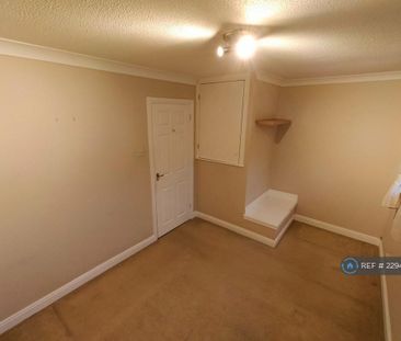 2 bedroom semi-detached house to rent - Photo 5