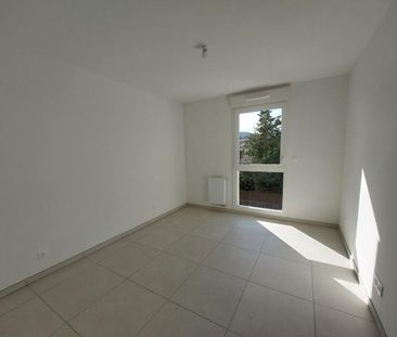 location Appartement T2 DE 38.42m² À HYERES - Photo 4