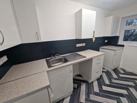 West Avenue, Benton, Newcastle upon Tyne, Tyne and Wear, NE12 9PB - Photo 3