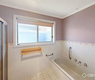 Great Two Bedroom Unit in Quiet Location - Photo 3