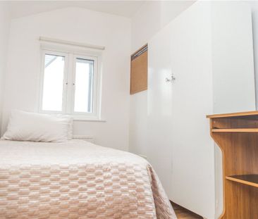 Nettles Terrace, Guildford, Surrey, GU1 4PA - Photo 3