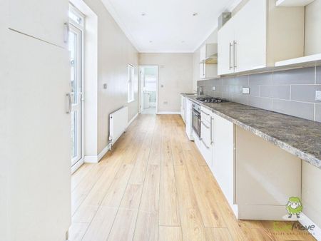 3 bedroom terraced house to rent - Photo 5