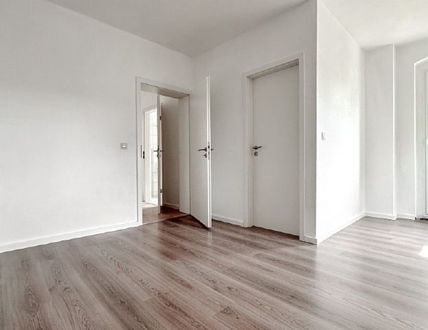 BEGEHRTE TRAUMLAGE | HELLE, GROßE WOHNUNG MIT BALKON - Photo 1
