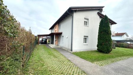 Moderne sonnige Wohnung mit Balkon - Photo 2