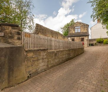 2 bedroom coach house to rent - Photo 5