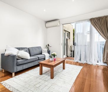 38 Greeves Street, St Kilda VIC 3182 - Townhouse For Rent | Domain - Photo 2