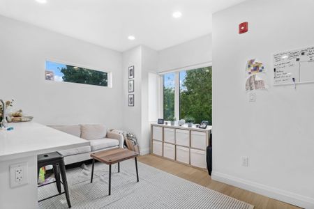 For Lease - 368 Tweedsmuir Avenue Unit# 301, Westboro - Hampton Park, Ontario - Photo 2