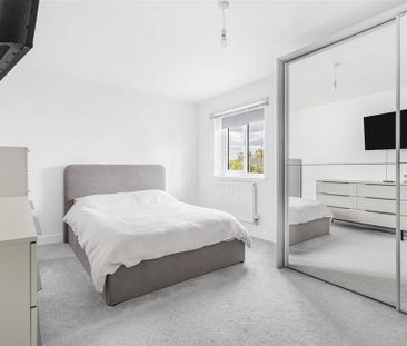 2 bedroom semi-detached house to rent - Photo 5