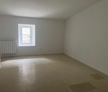 Location Appartement 3 pièces 57m² VILLENEUVE DE BERG 07170 - Photo 1