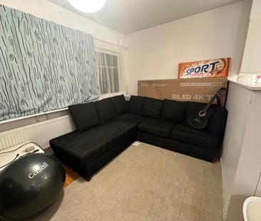 Breddenvägen, Sollentuna - Photo 1