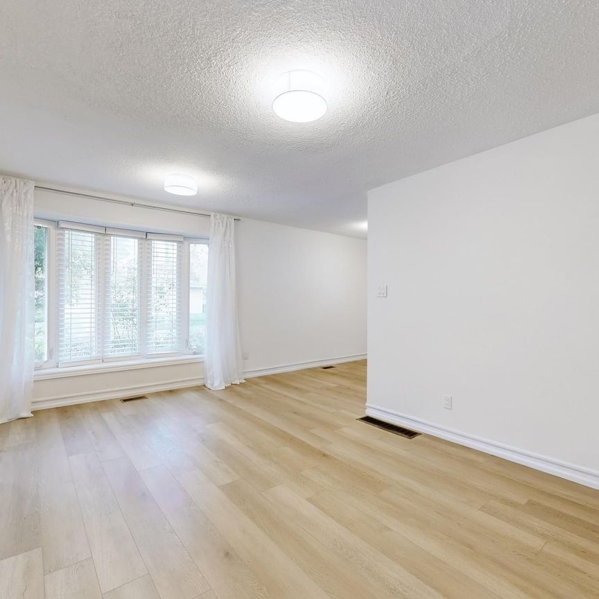 For Lease - 25 Mid Pines Road, Toronto, Ontario - Photo 1