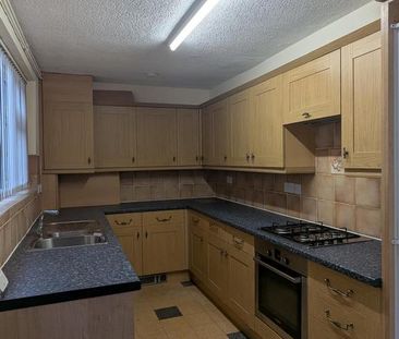 3 bedroom terraced house to rent - Photo 2