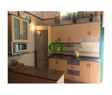 Bungalow with 2 bedrooms on about 90 sqm in a quiet small complex - Photo 3