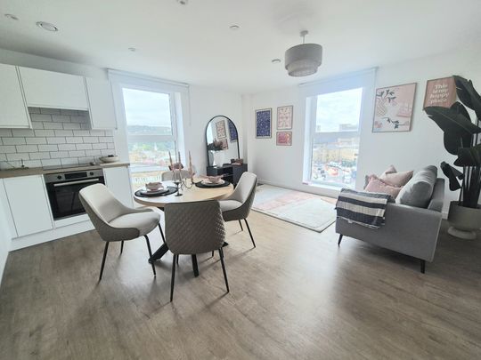 Cow Green, Halifax - Photo 1