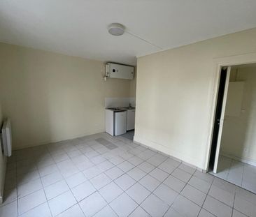Location Appartement 2 pièces 26m² LA VARENNE ST HILAIRE 94210 - Photo 2