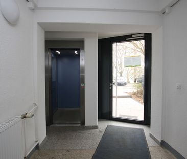 Kuschelige 1-Raum-Wohnung mit Balkon und Aufzug sucht neuen Bewohner - Photo 3