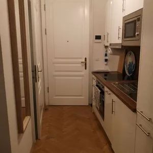 VOLLMÖBLIERTES, GEMÜTLICHES SINGLE APARTMENT PROVISIONSFREI - Photo 3