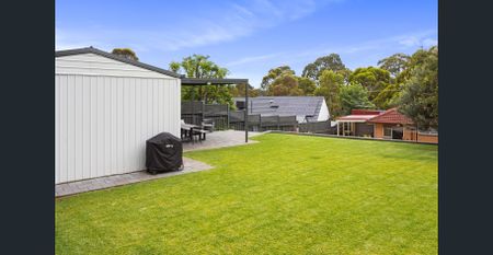 Beautifully Renovated Maisonette with Workshop/Hideaway - Photo 3