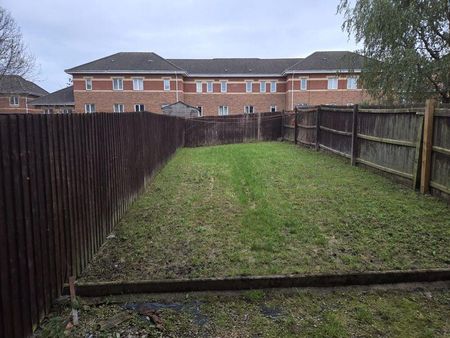 3 bedroom terraced house to rent - Photo 4