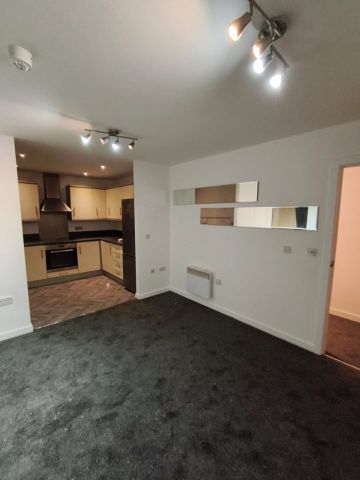 2 Bed Flat, Regal House, IG2 - Photo 3