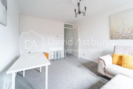 4 bedroom apartment to rent - Photo 2