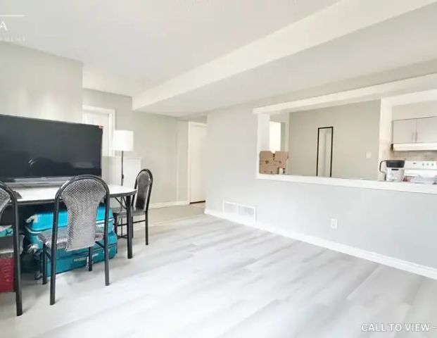 2-100 Fairway Rd N, Kitchener, Ontario N2A 2N5 | 100 Fairway Road North, Kitchener - Photo 1