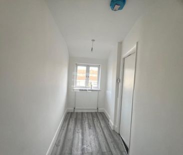 6 bedroom semi-detached house to rent - Photo 5