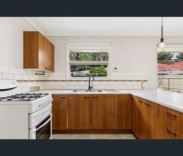 21 Conington Cres, Morphett Vale, SA 5162 - Photo 3