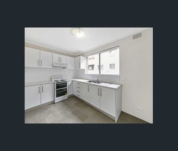 Maintained unit in heart of Merrylands - Photo 3