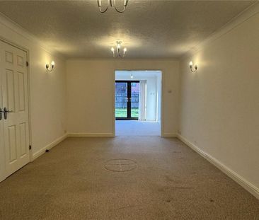 4 bedroom detached house to rent - Photo 2