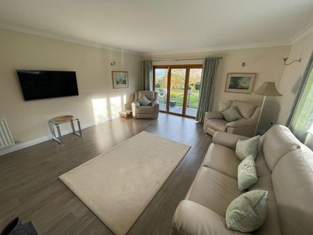 2 bedroom semi-detached bungalow to rent - Photo 2