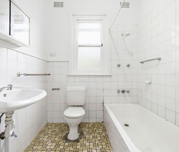 Spacious One-Bedroom Apartment in a Convenient Location - Photo 3