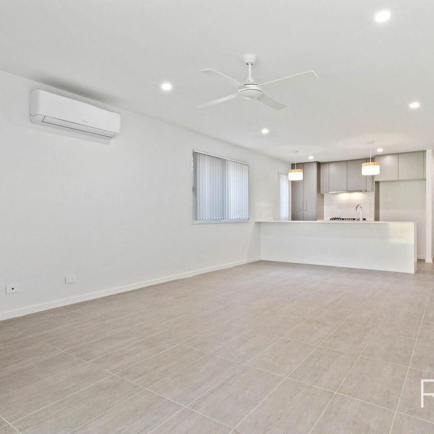 Stunning Near-New Home in Sought-After Ripley Village - With RealWay Edge! - Photo 1