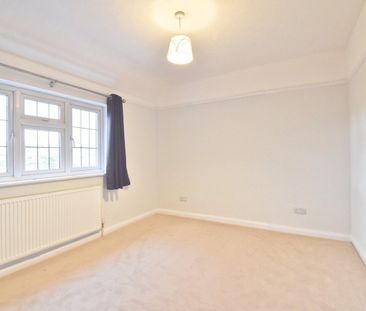 Molesey Road, Walton-on-Thames, KT12 - Photo 3