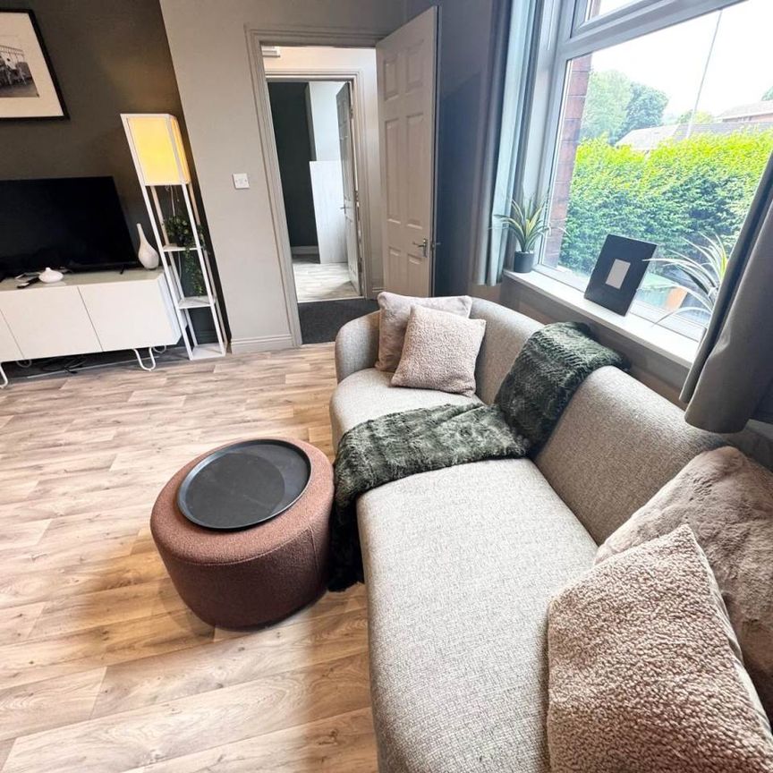Haddon Avenue (Room 6), Burley, Leeds - Photo 1
