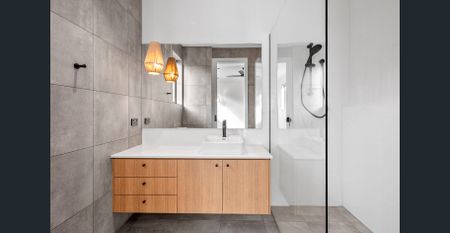 Brand-new impressive home - Photo 5