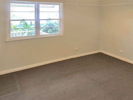 PERFECTLY POSITIONED - Photo 3