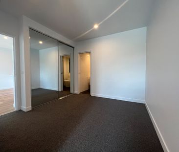 Luxury Living - 2 Bedroom Apartment with second bathroom and study. - Photo 6