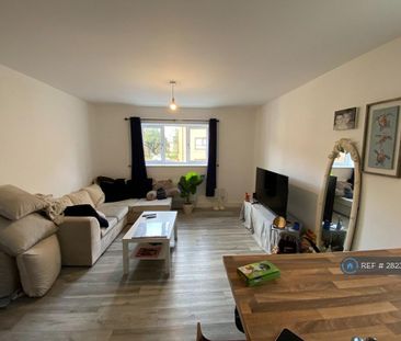 1 bedroom flat to rent - Photo 2