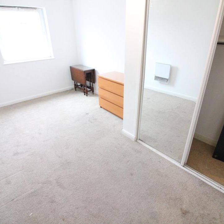 Uxbridge Road, Hillingdon - Photo 1