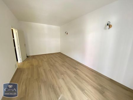 Location Appartement 1 pièce 41m² ST DENIS 97400 - Photo 3