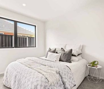 Brand new stylish house with great location - Photo 2